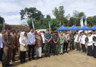 DANSATGAS TMMD KE-126 BERSAMA PANGDAM III/SILIWANGI DAN PARA FORKOPIMDA MENERIMA SAMBUTAN DALAM ACARA PENUTUPAN TMMD KE-126 DI DESA CIKEUNTRUNG, KECAMATAN CADASARI, KABUPATEN PANDEGLANG